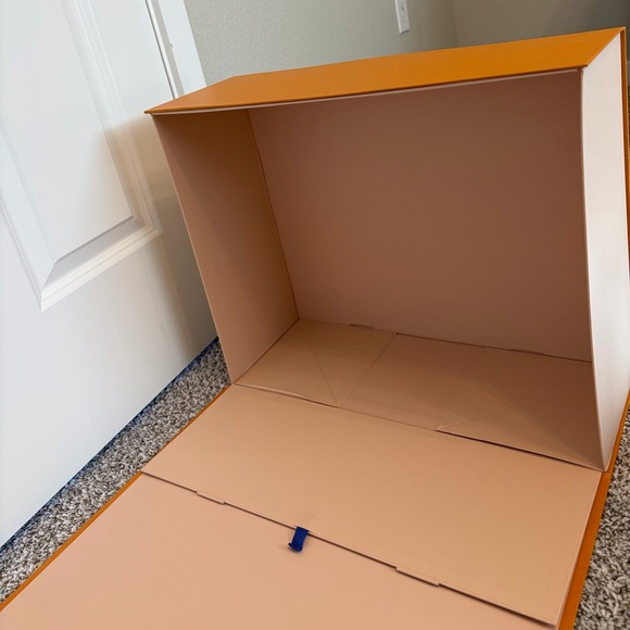 Authentic Louis Vuitton Magnetic Closure Box 20" x 18" x 7.5” - Picture 11 of 12